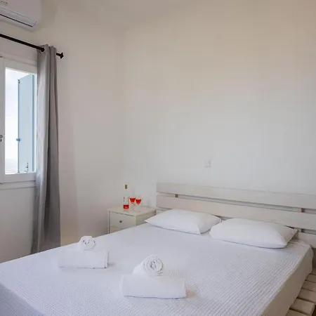 White Utopia And Maisonettes Apartment *